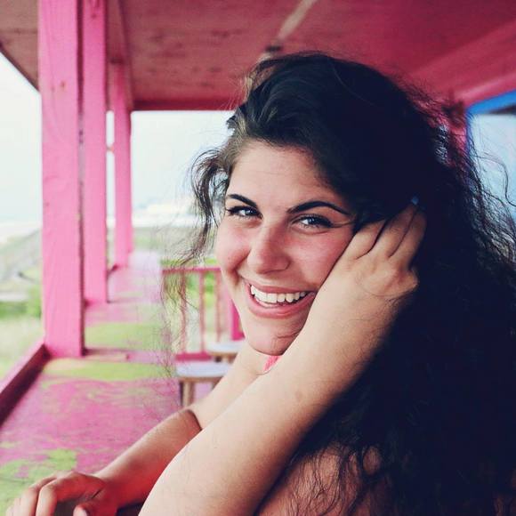 Meet your Posher, Abbi
