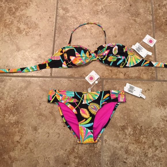 NWT Trina Turk swimsuit set! Size 8!