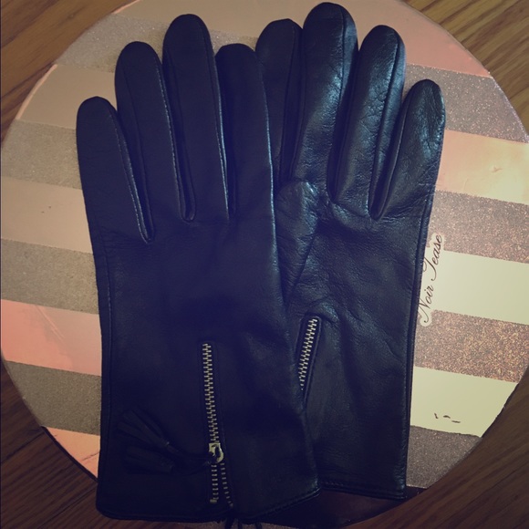 Isotoners  gloves