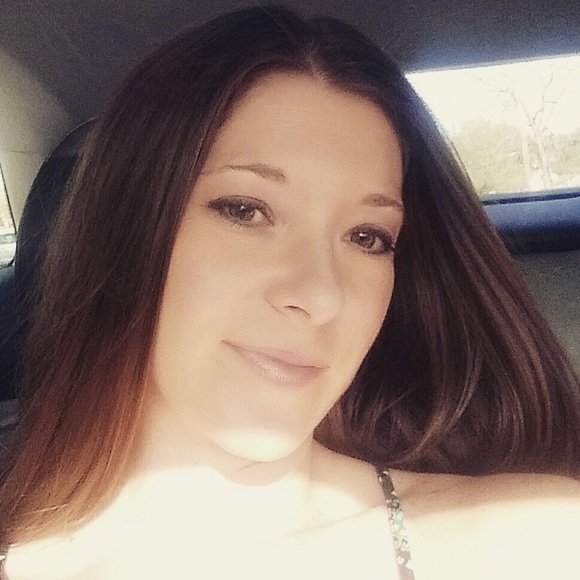 Meet your Posher, Kori - Picture 2 of 7