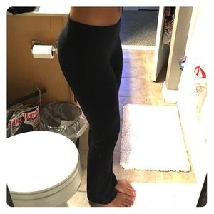 Black yoga pants