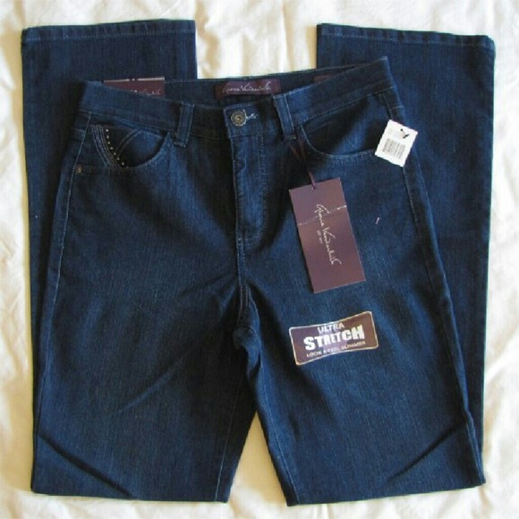 NWT GLORIA VANDERBILT Alana Bootcut Stretch Jeans