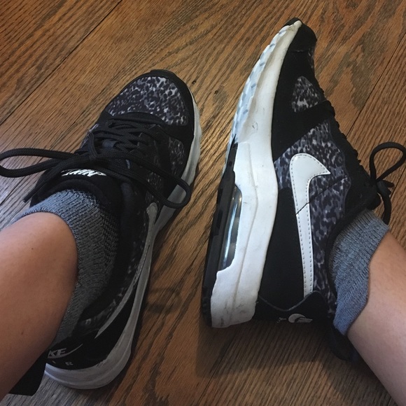 Nike Air Max black and white sneakers, size 7