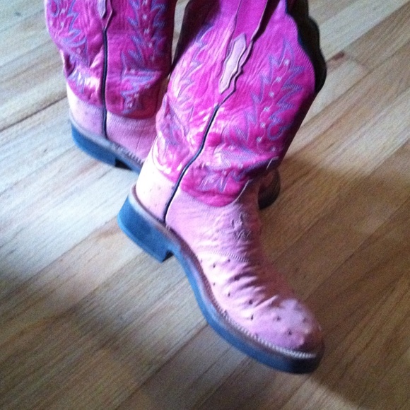 Lucchese Pink Ostrich 81/2 - Picture 2 of 3