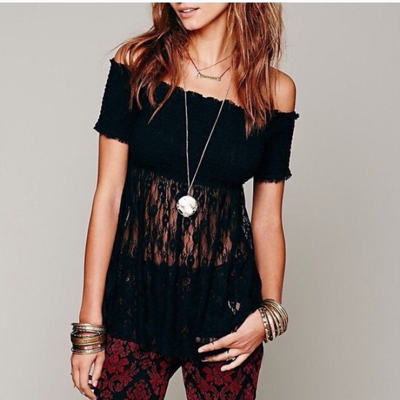 ✅SOLD✅Free people black off the shoulder top
