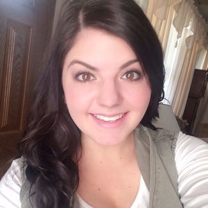 Meet your Posher, Alexandra!