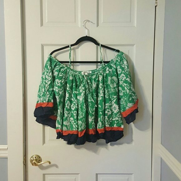 Boutique Cold Shoulder Top NWOT - Picture 1 of 2