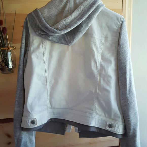 American Eagle Hooded Jacket - Picture 3 of 3