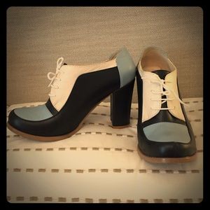 Just reduced! Custom made leather Oxford heels!