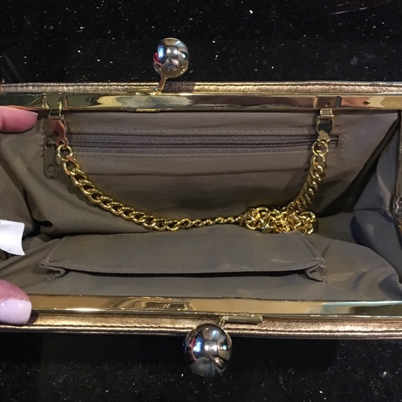 Bronze/gold leather clutch - Picture 3 of 4