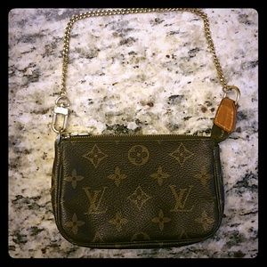 ❌SOLD❌ Authentic Louis Vuitton Mini Pochette