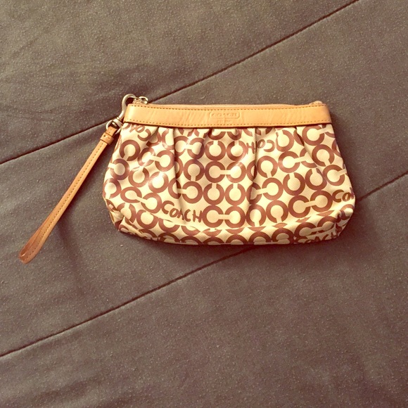 Coach clutch/wristlet