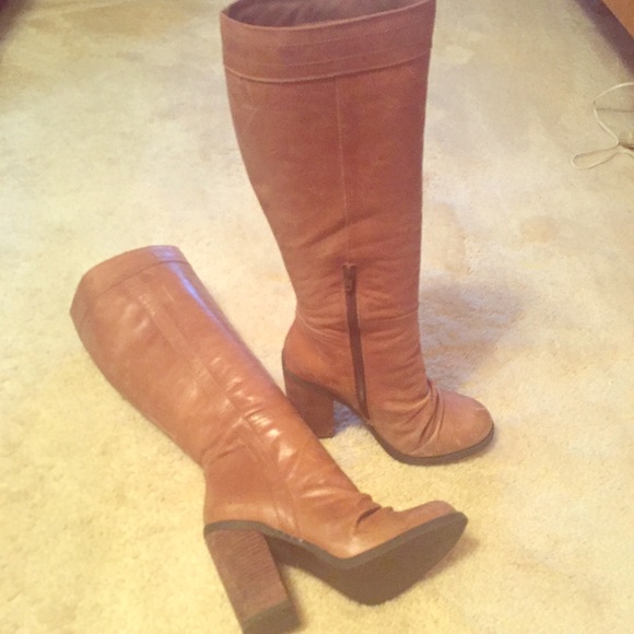 Jessica Simpson boots