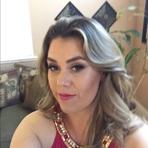 Meet your Posher, Angelica