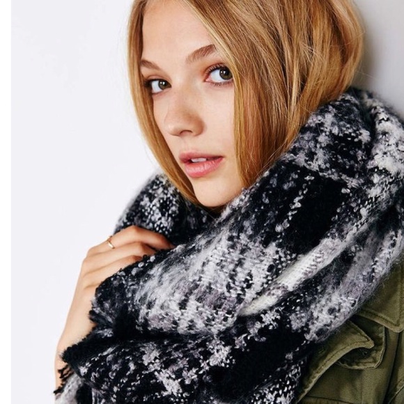 LAST ONE SALE! 🌸Brushed Plaid Blanket Scarf - Picture 2 of 4