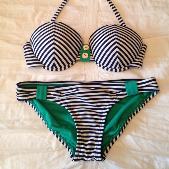 ✅SOLD✅Like New Striped bikini