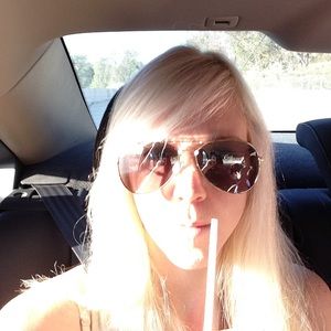 Meet your Posher, Cait