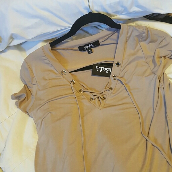 NWT Lulus Lace Up Top *Accepting offers* - Picture 4 of 4