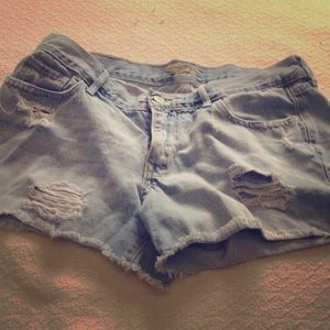 Light blue pre ripped short shorts