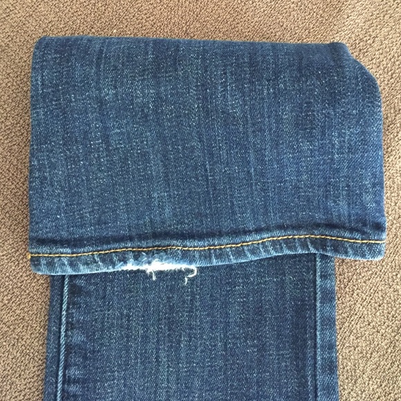 Too small - Picture 2 of 4