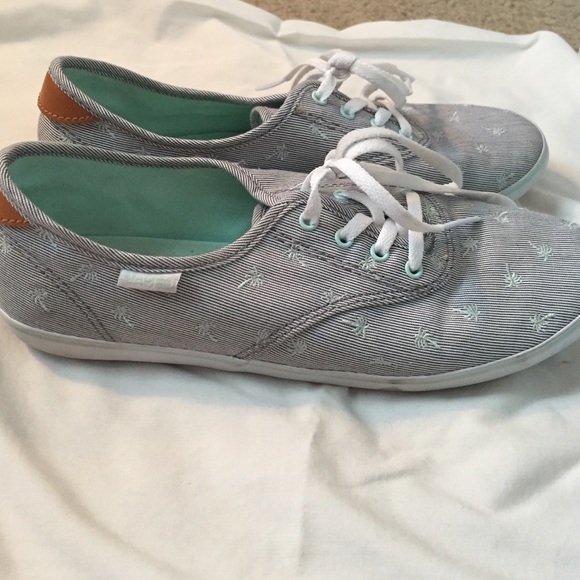 Shoes - Picture 3 of 3