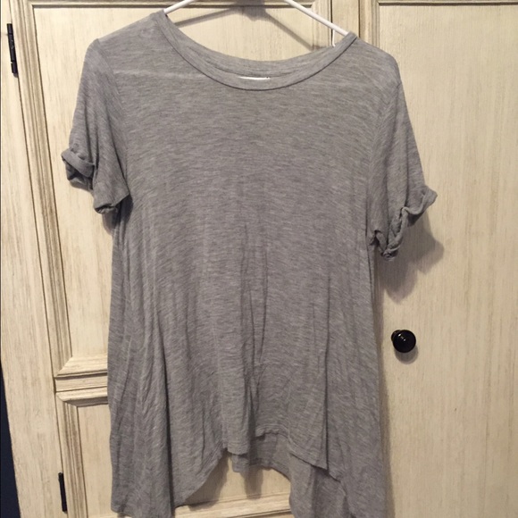 Loose-fitting tee