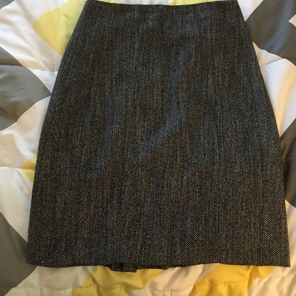 Grey textured pencil skirt