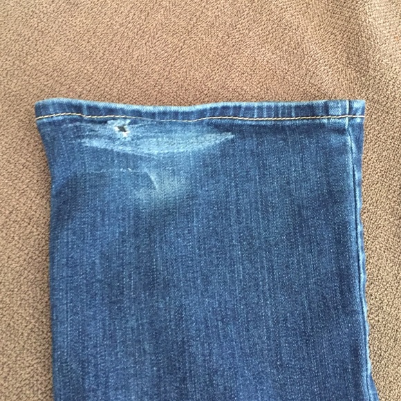 Too small - Picture 2 of 4