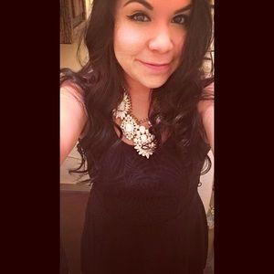 Meet your Posher, Claudia