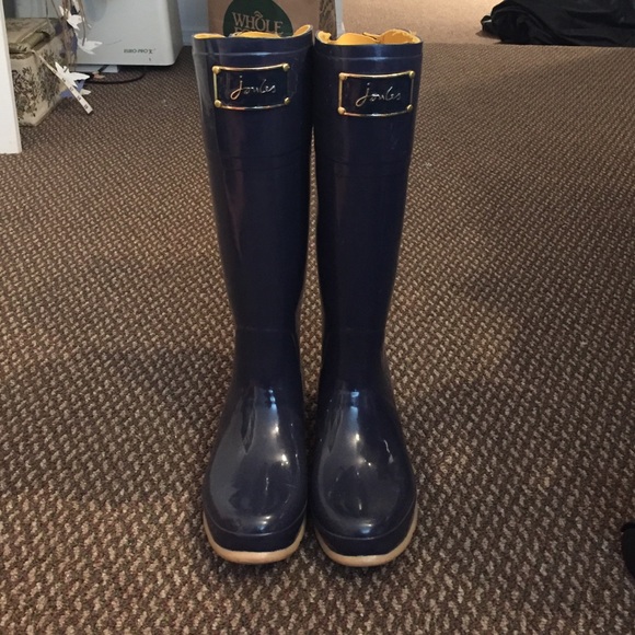 Adorable rain boots