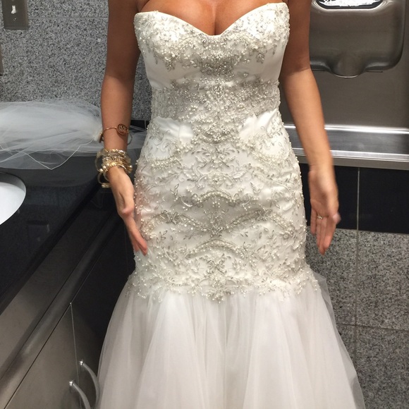 Casablanca wedding gown dress 2138 size 4 ivory
