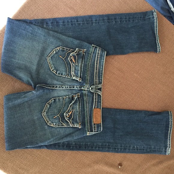 Too small - Picture 3 of 4