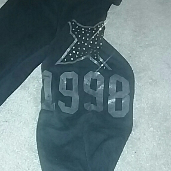 Matching hoodie and sweatpants - Picture 2 of 4