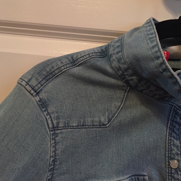 Denim button-down - Picture 2 of 4