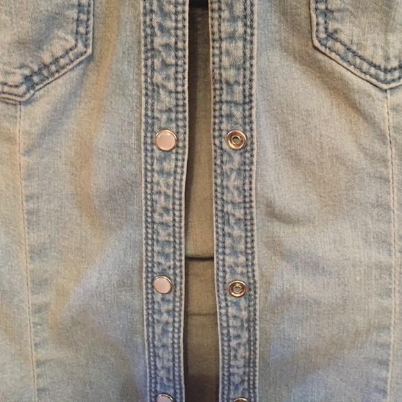 Denim button-down - Picture 3 of 4