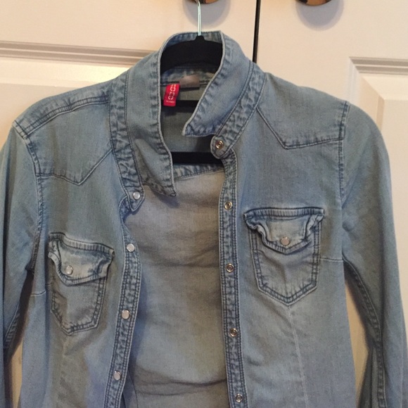 Denim button-down - Picture 4 of 4