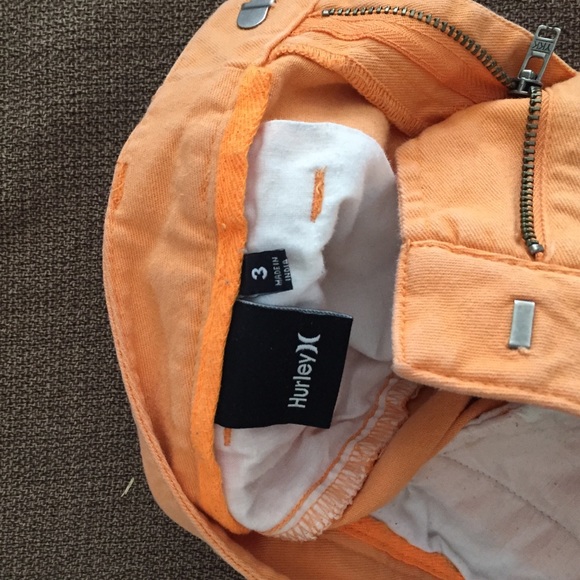 Too small - Picture 3 of 3