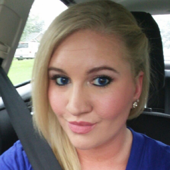 Meet your Posher, Kirsha - Picture 1 of 1