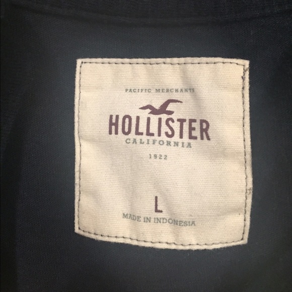 Hollister navy crop tee - Picture 2 of 2