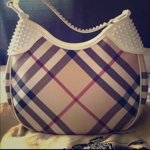 AUTH Burberry with white patent handle strap