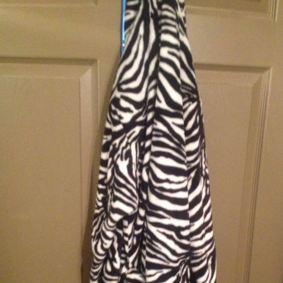 Other - Zebra robe