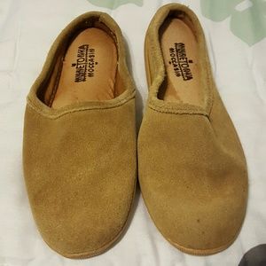Minnetonka woman moccasin