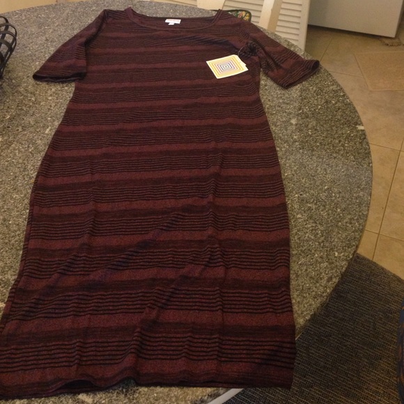 LuLaRoe Dresses & Skirts - NWT Lularoe Julia dress size Large