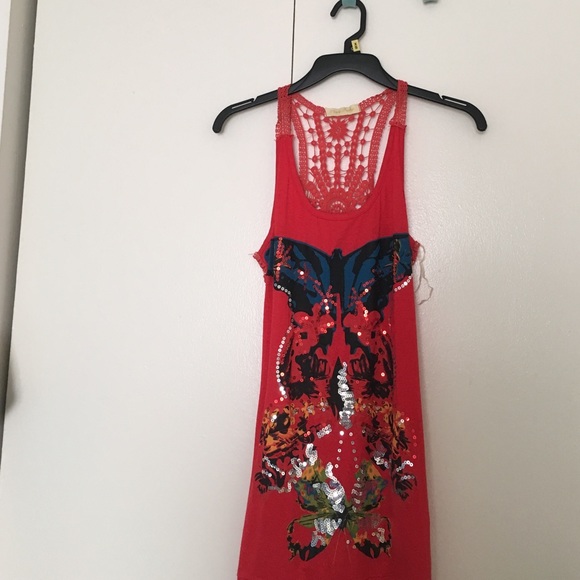 This is a new without tag top it's very cute.