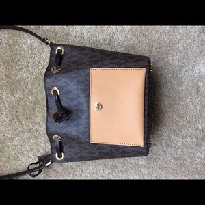 Micheal Kors bucket bag