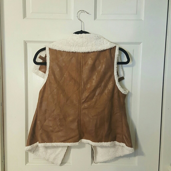 Faux suede sheepskin vest - Picture 2 of 3