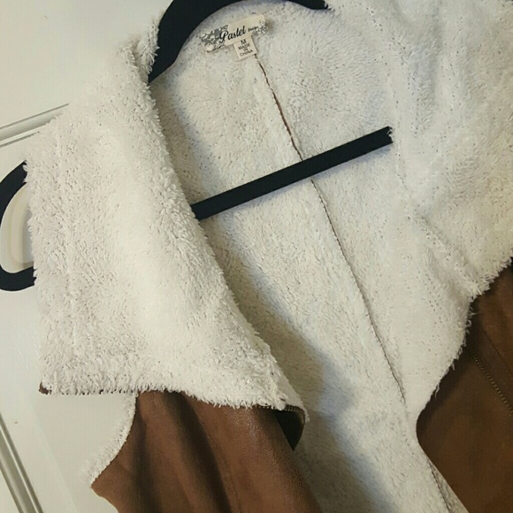 Faux suede sheepskin vest - Picture 3 of 3