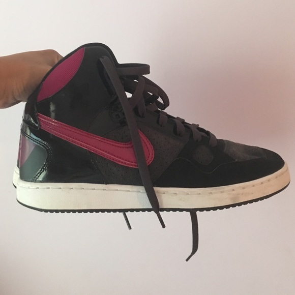 Nikes - Picture 1 of 2