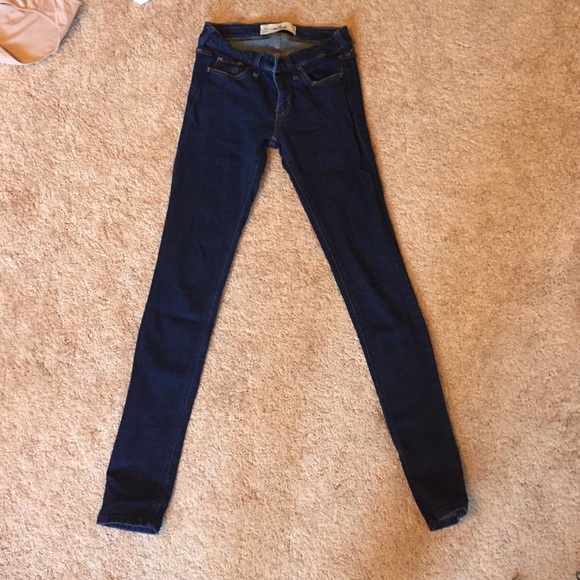 Hollister dark wash jeans - Picture 1 of 4