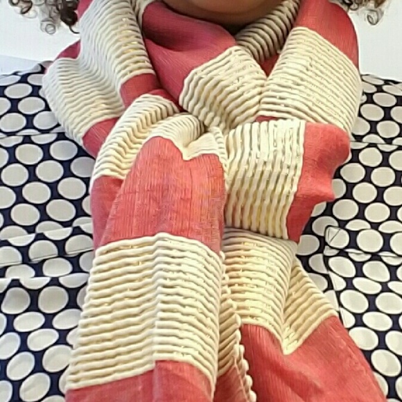 **SOLD** Gorgeous 100% pure cotton scarf - Picture 2 of 2